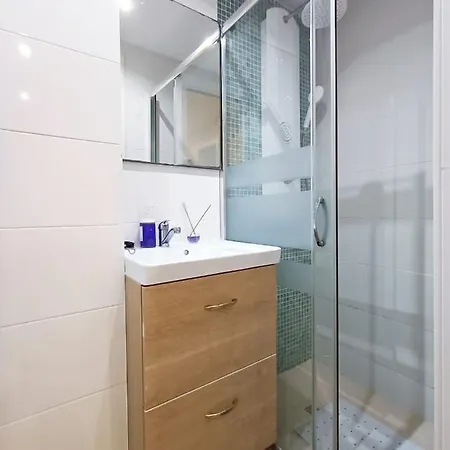 Apartman Colors Fira Gran Via *