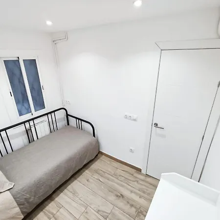 Apartman Colors Fira Gran Via *