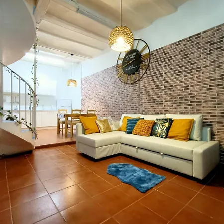 Colors Fira Gran Via Apartman